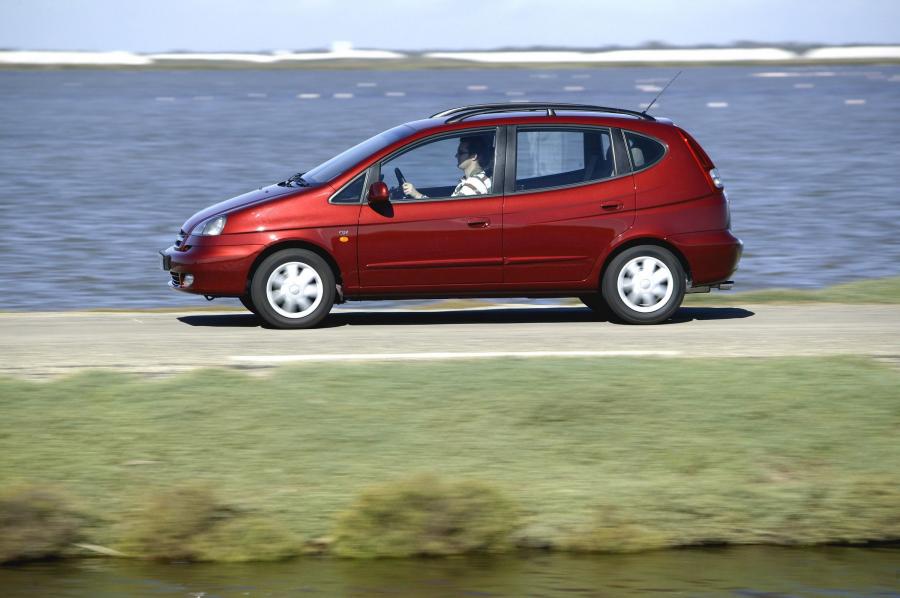  Chevrolet Rezzo 2000 года  (фото 19 из 28)